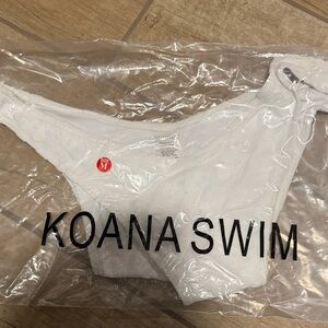 KOANA WHITE FLORAL BIKINI BOTTOM CHEEKY